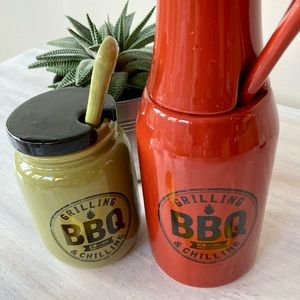 NWOT Hamburger & Ketchup Condiment Set.